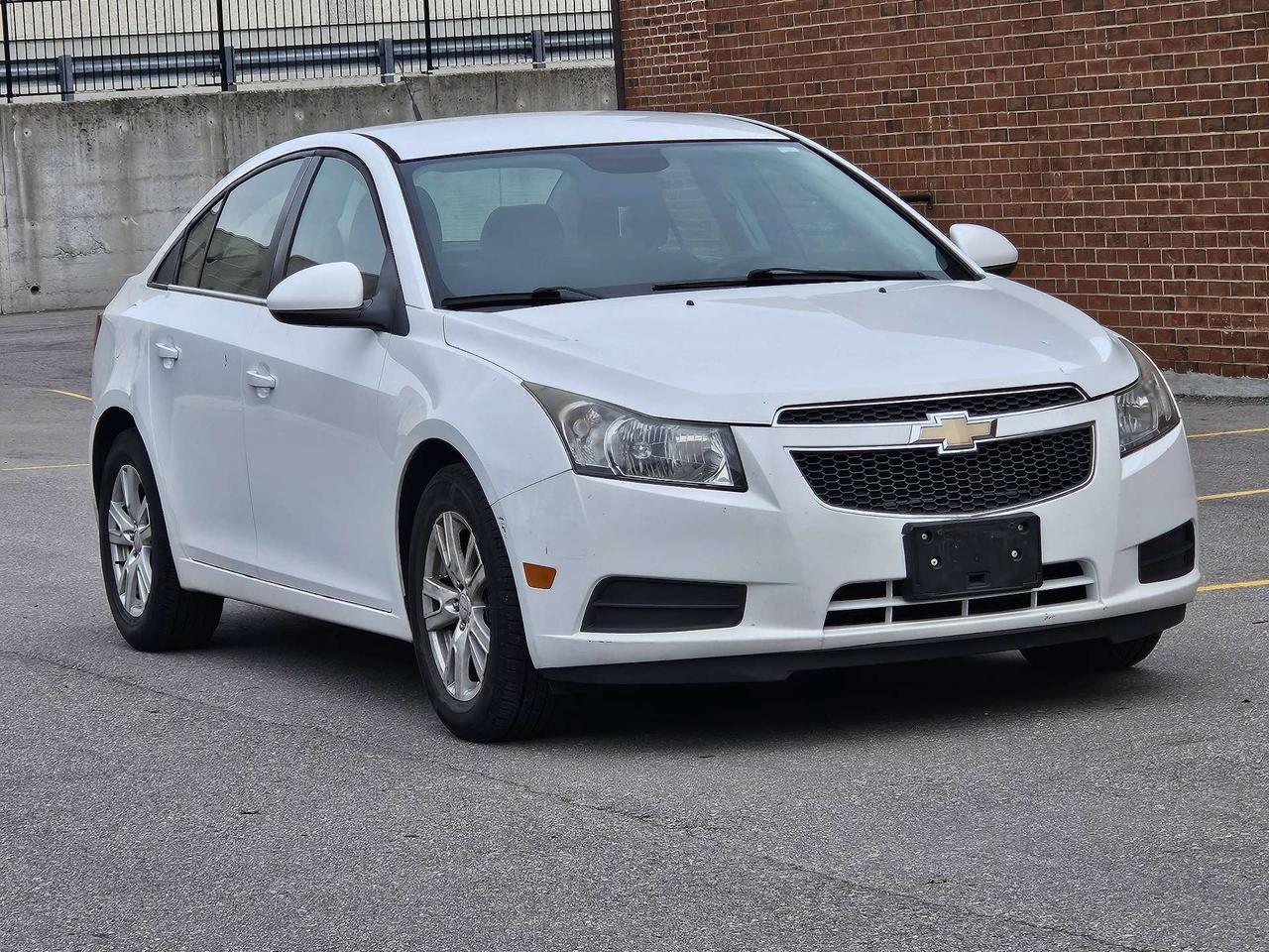2012 Chevrolet Cruze LT Turbo w/1SA Photo2