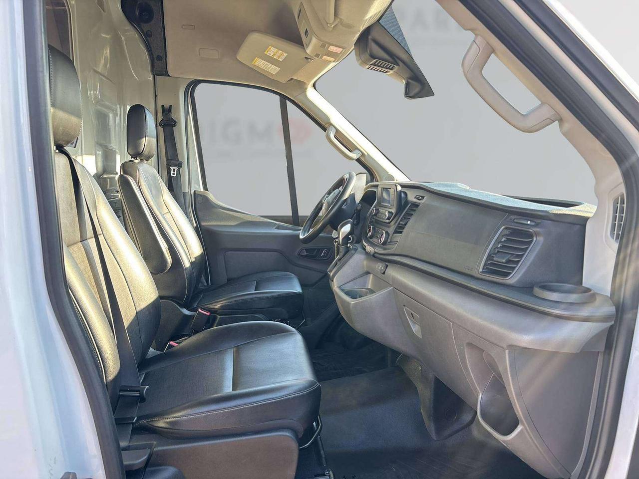 2024 Ford Transit Cargo Van T-250 148" MED ROOF AWD Photo