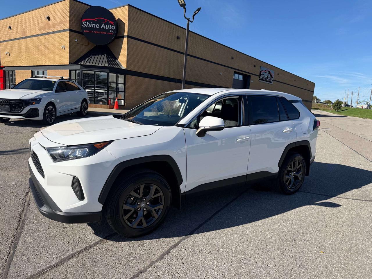 2023 Toyota RAV4 LE AWD CLEAN CARFAX UPGRADED TOYOTA ALLOYS Photo0