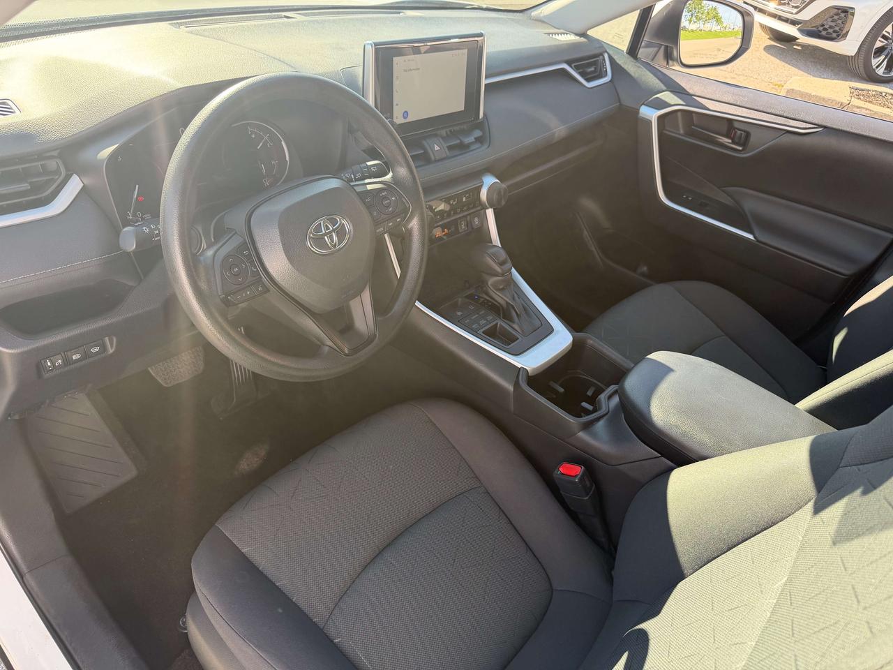 2023 Toyota RAV4 LE AWD CLEAN CARFAX UPGRADED TOYOTA ALLOYS Photo