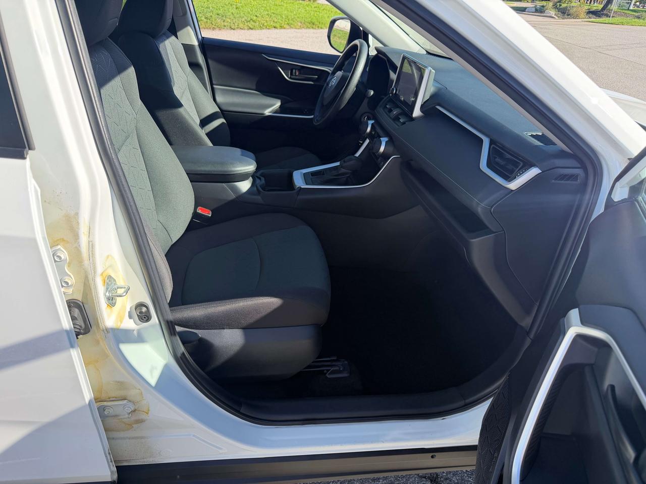 2023 Toyota RAV4 LE AWD CLEAN CARFAX UPGRADED TOYOTA ALLOYS Photo