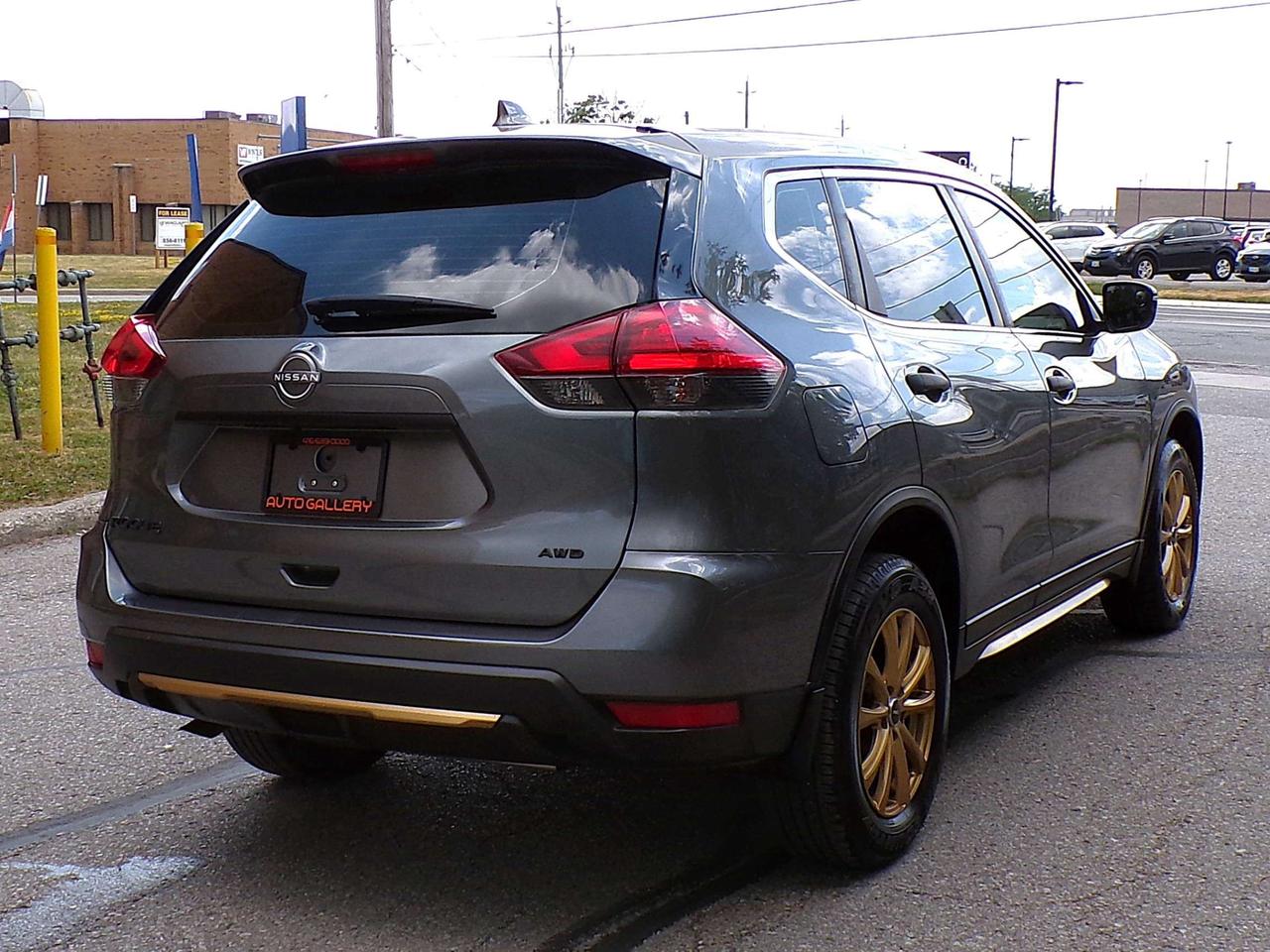 2017 Nissan Rogue SV AWD BSM CAMERA HEATED SEATS B.T. Photo