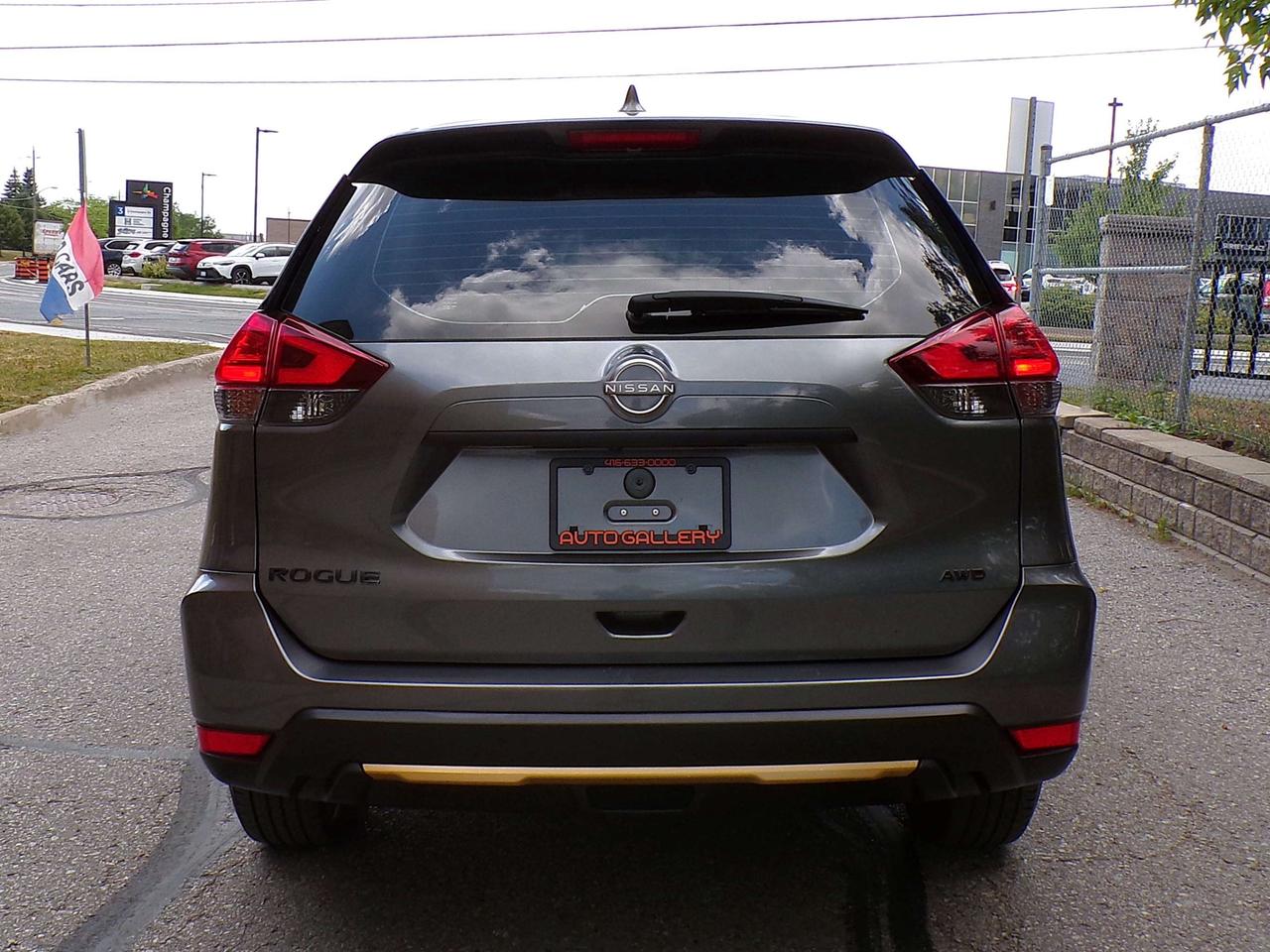 2017 Nissan Rogue SV AWD BSM CAMERA HEATED SEATS B.T. Photo