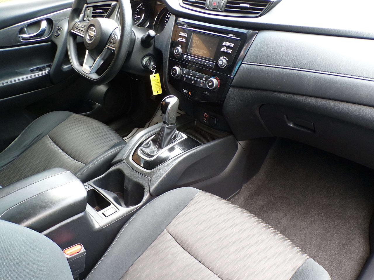 2017 Nissan Rogue SV AWD BSM CAMERA HEATED SEATS B.T. Photo
