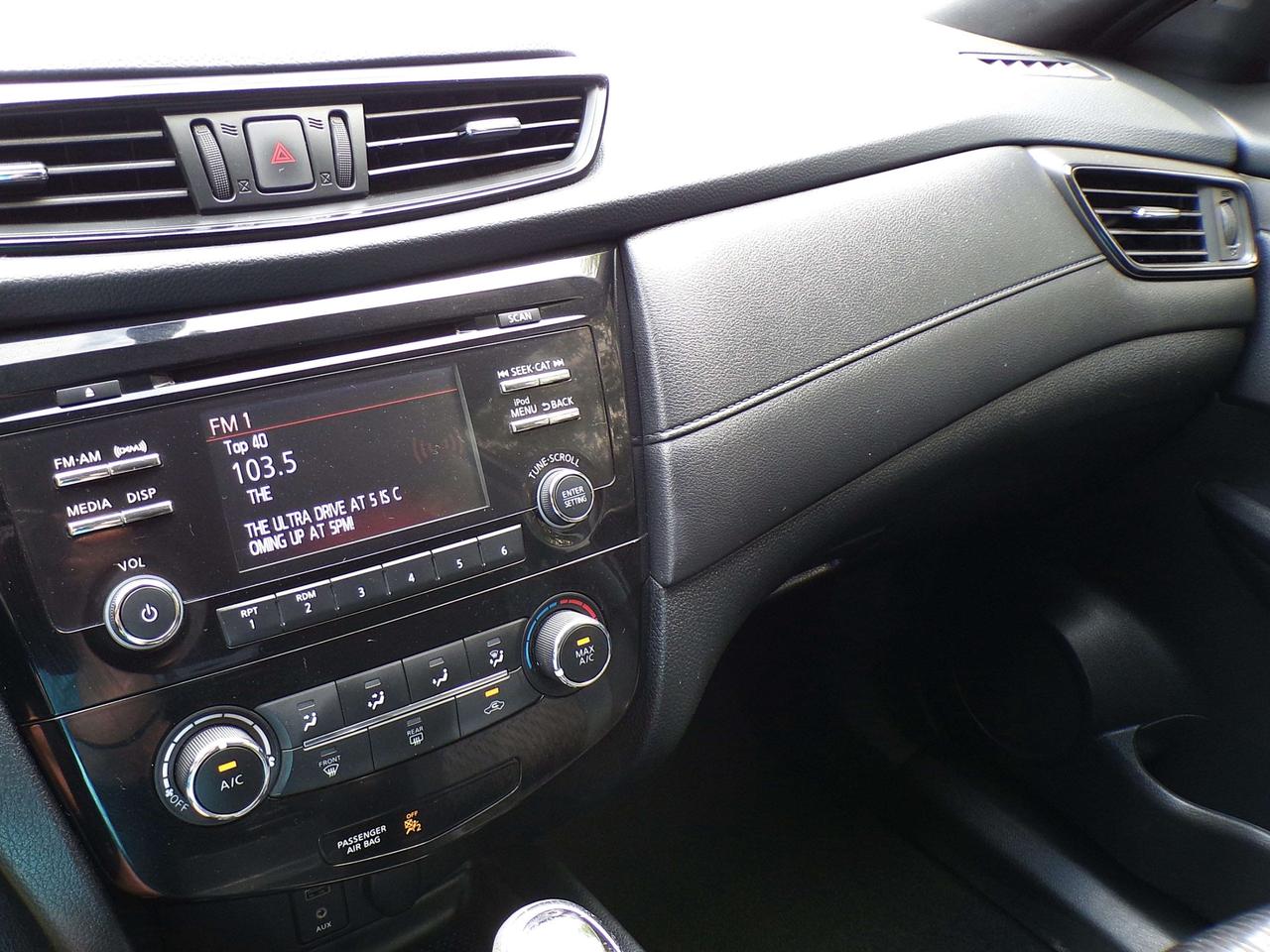 2017 Nissan Rogue SV AWD BSM CAMERA HEATED SEATS B.T. Photo