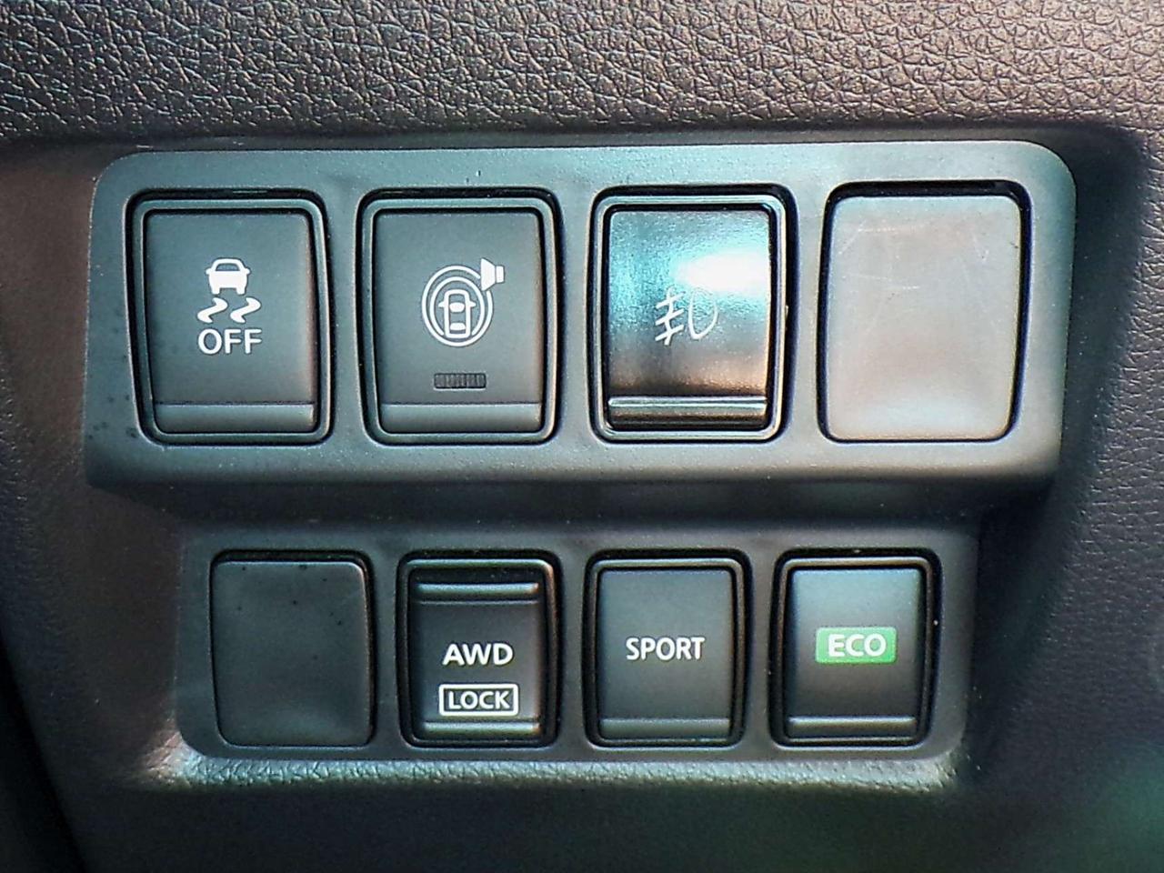 2017 Nissan Rogue SV AWD BSM CAMERA HEATED SEATS B.T. Photo