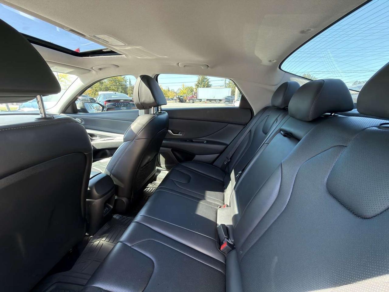 2024 Hyundai Elantra Hybrid Luxury   Leather   Sunroof   Navi Photo