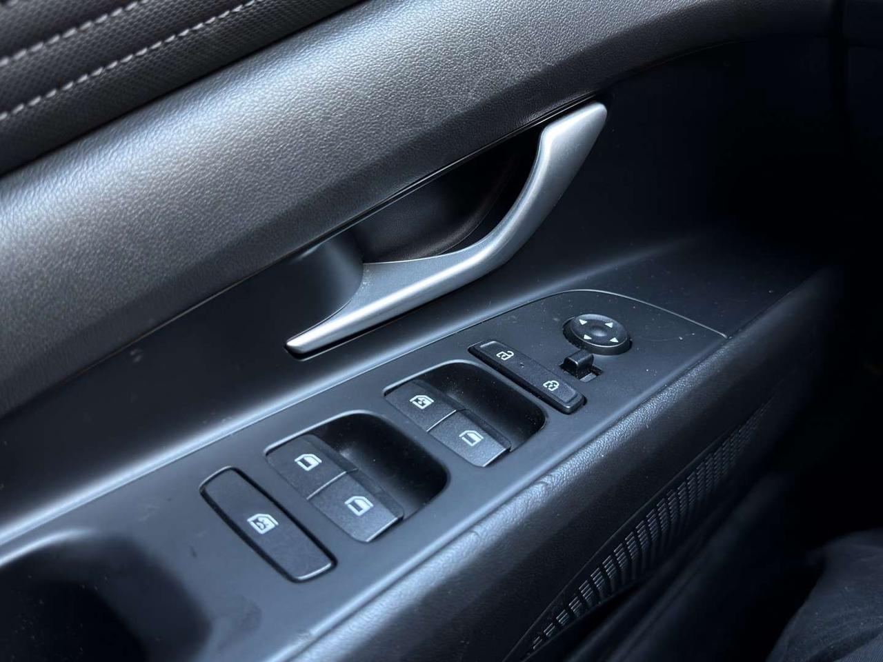 2024 Hyundai Elantra Hybrid Luxury   Leather   Sunroof   Navi Photo