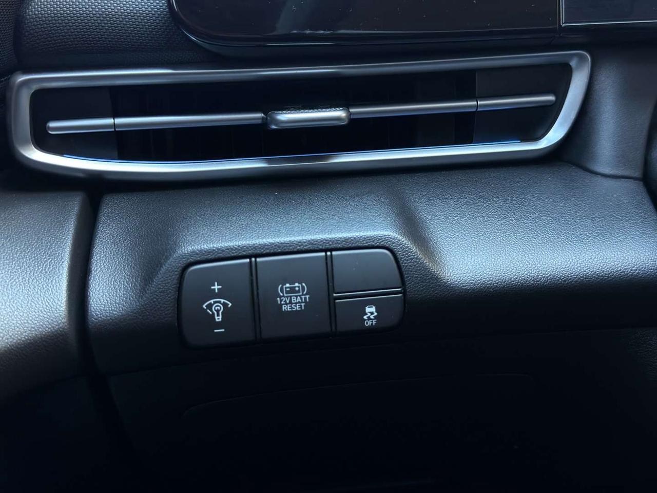 2024 Hyundai Elantra Hybrid Luxury   Leather   Sunroof   Navi Photo