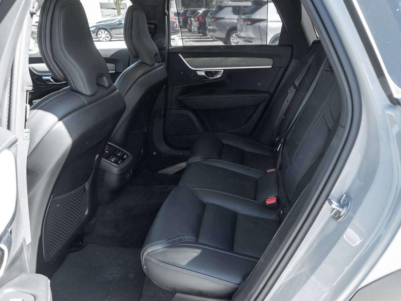 2026 Volvo V90 Cross Country ULTRA*Harman Kardon^Luxury Wagon^CPORate fr 3.49%* Photo