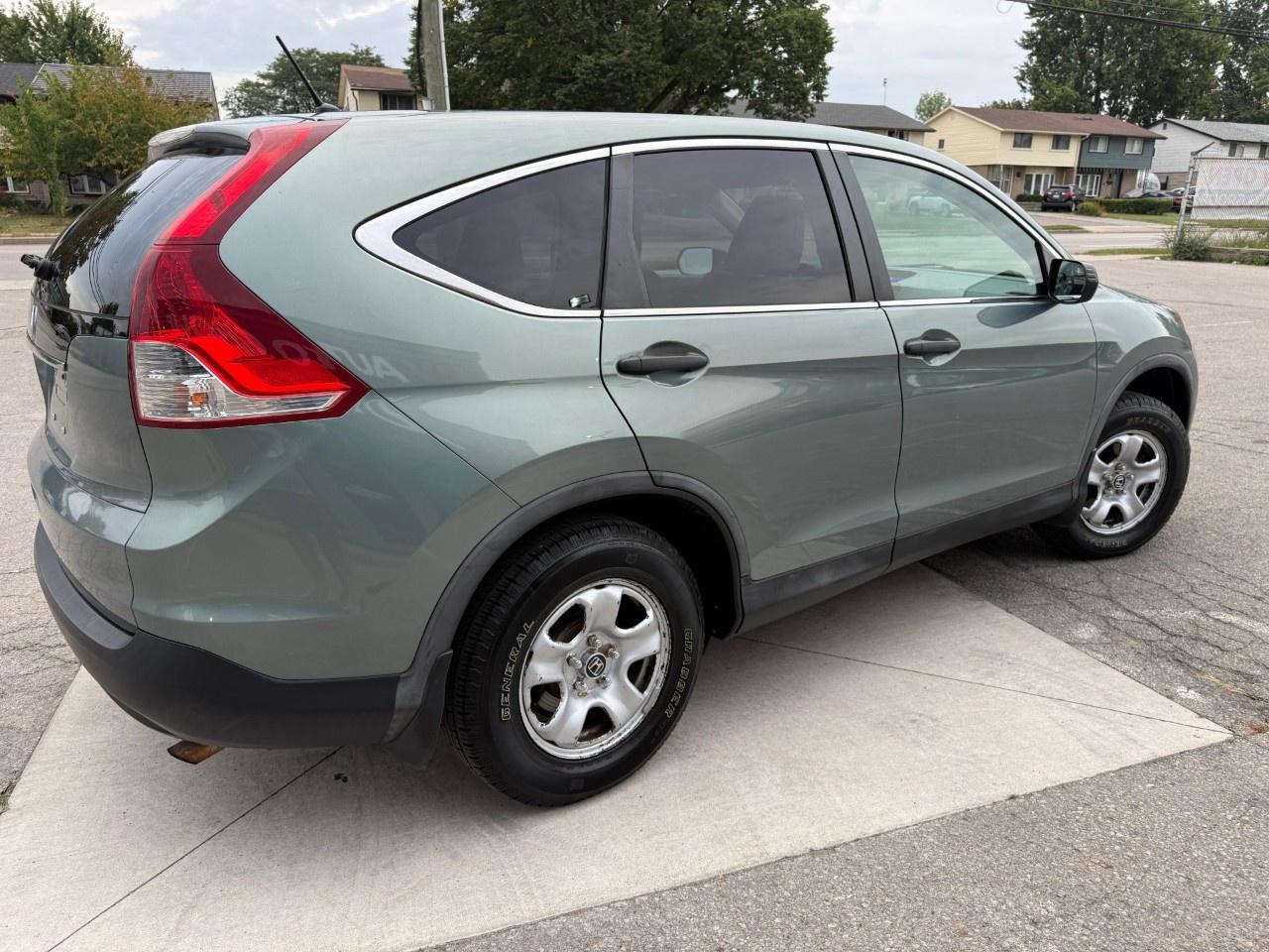 2013 Honda CR-V 2WD LX Photo4