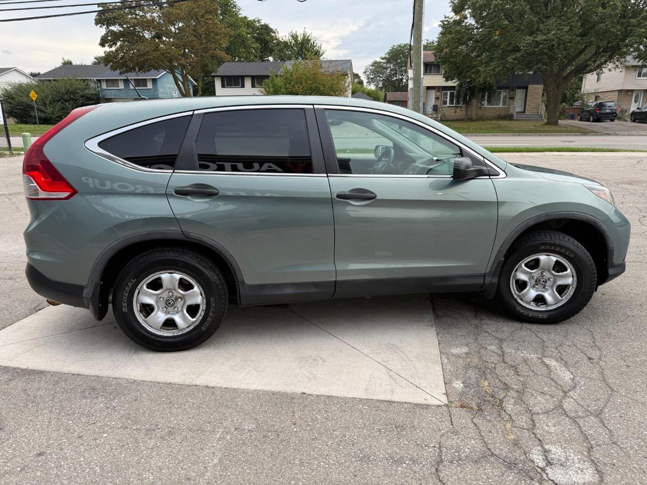 2013 Honda CR-V 2WD LX Photo