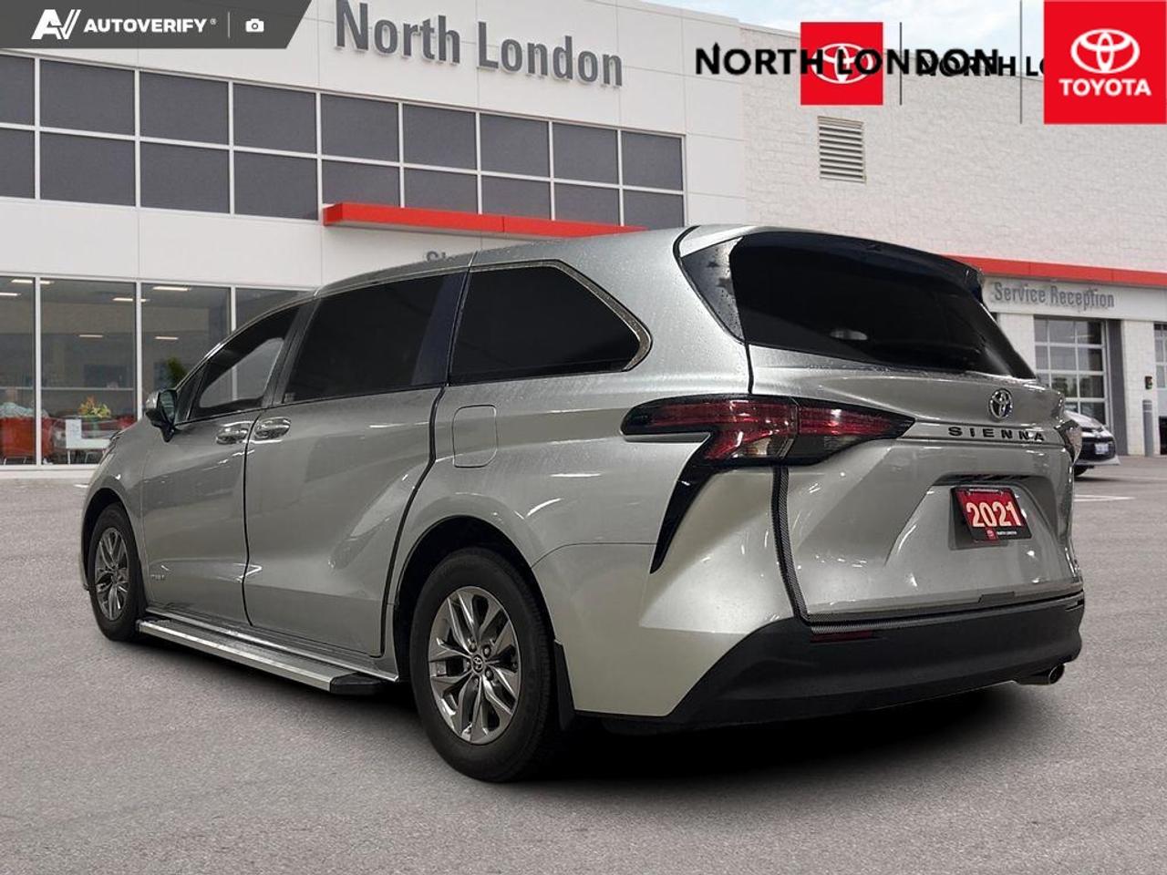 2021 Toyota Sienna LE 8-Passenger 4dr Front-Wheel Drive Passenger Van Photo3