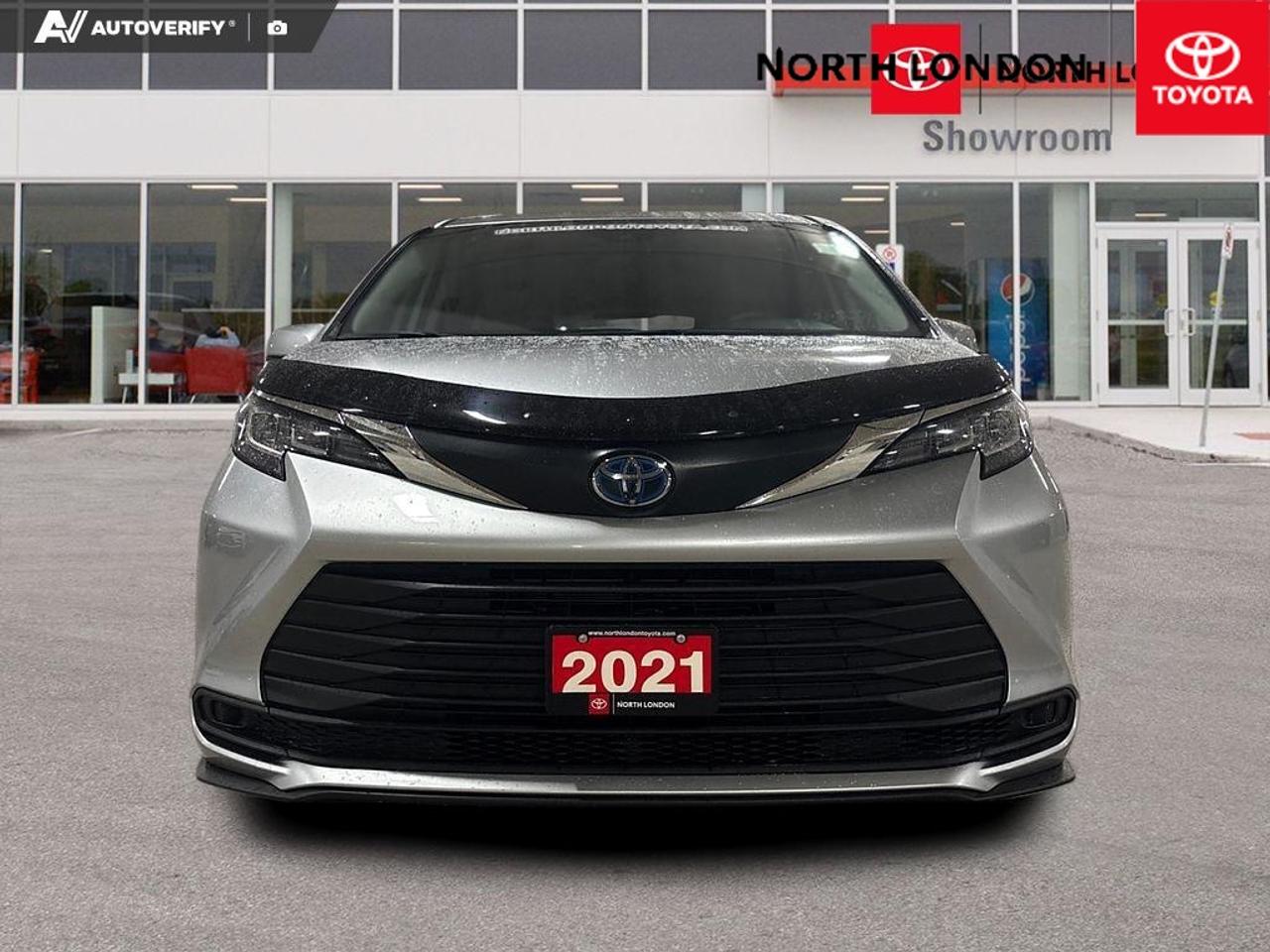 2021 Toyota Sienna LE 8-Passenger 4dr Front-Wheel Drive Passenger Van Photo5