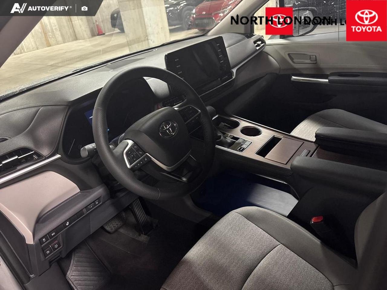 2021 Toyota Sienna LE 8-Passenger 4dr Front-Wheel Drive Passenger Van Photo
