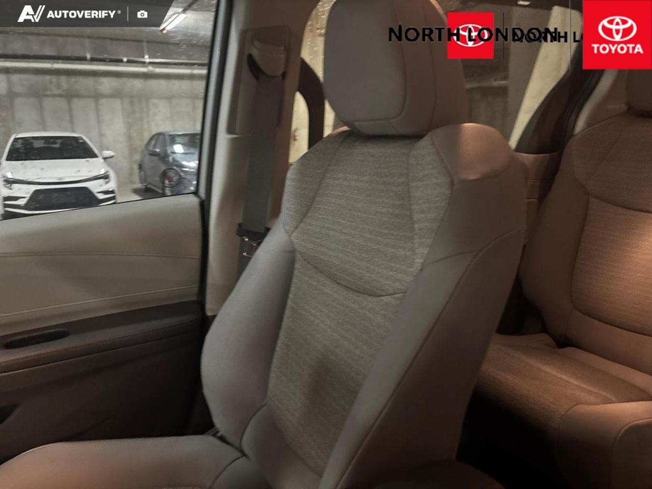 2021 Toyota Sienna LE 8-Passenger 4dr Front-Wheel Drive Passenger Van Photo