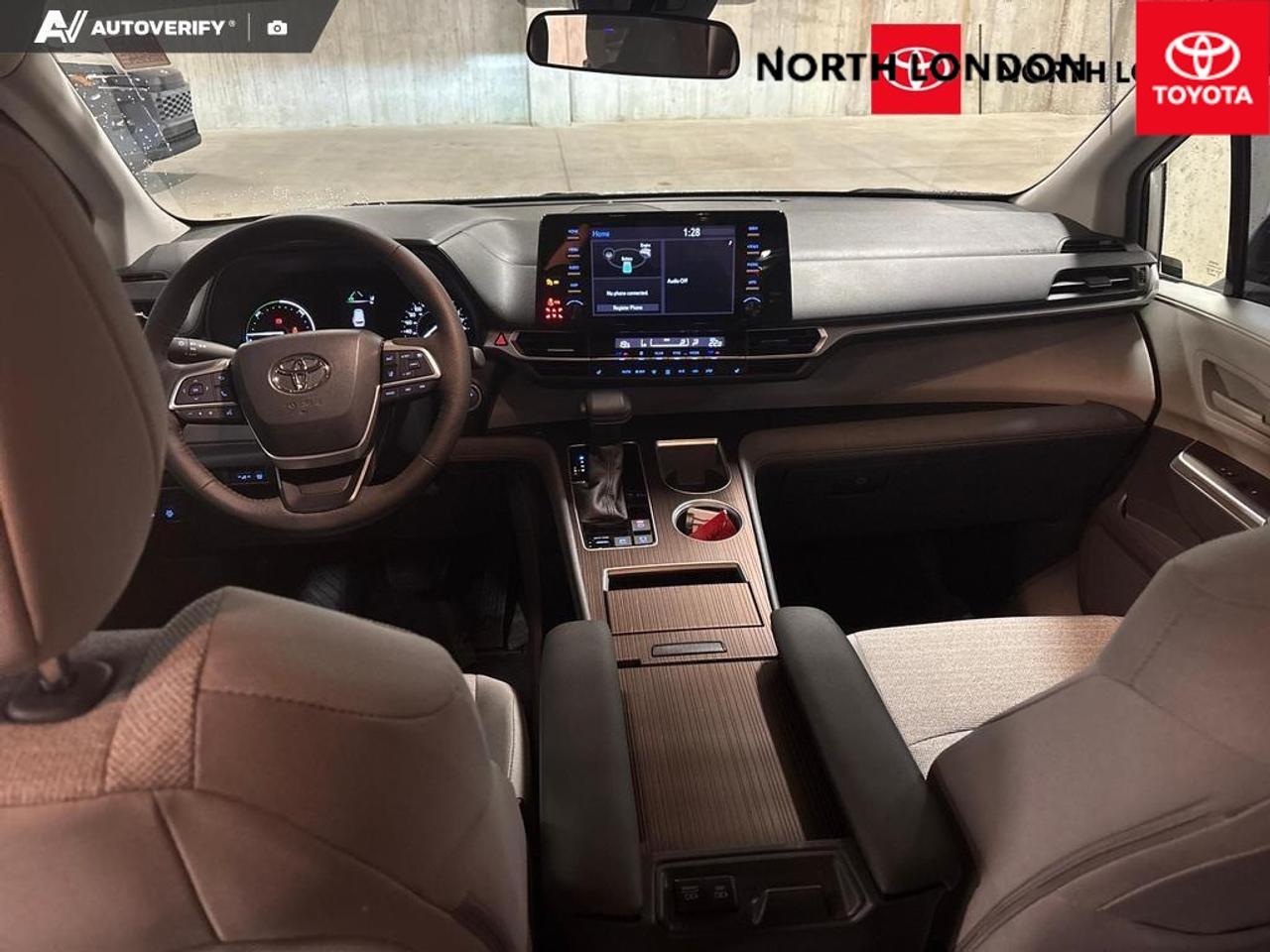 2021 Toyota Sienna LE 8-Passenger 4dr Front-Wheel Drive Passenger Van Photo
