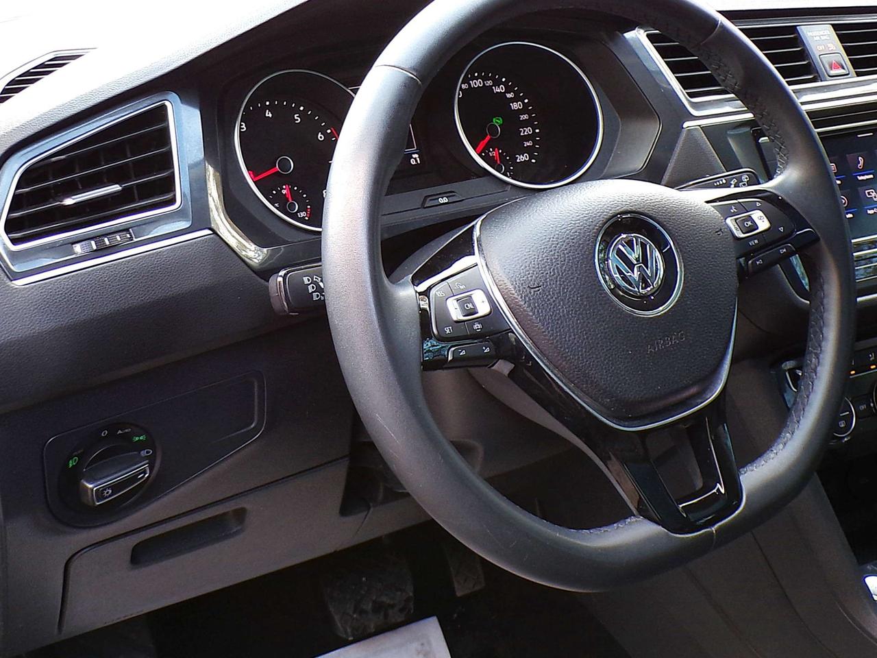 2020 Volkswagen Tiguan COMFORTLINE+ 4MOTION BSM CAMERA PANO ROOF APPLE CARPLAY Photo