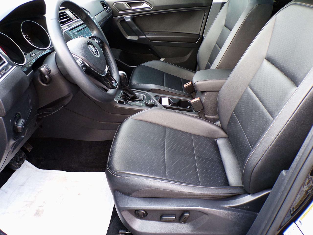 2020 Volkswagen Tiguan COMFORTLINE+ 4MOTION BSM CAMERA PANO ROOF APPLE CARPLAY Photo