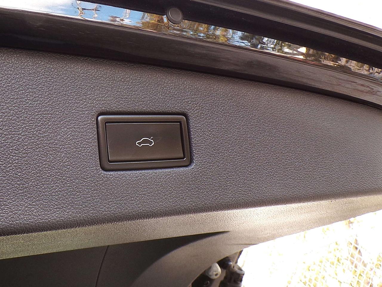 2020 Volkswagen Tiguan COMFORTLINE+ 4MOTION BSM CAMERA PANO ROOF APPLE CARPLAY Photo
