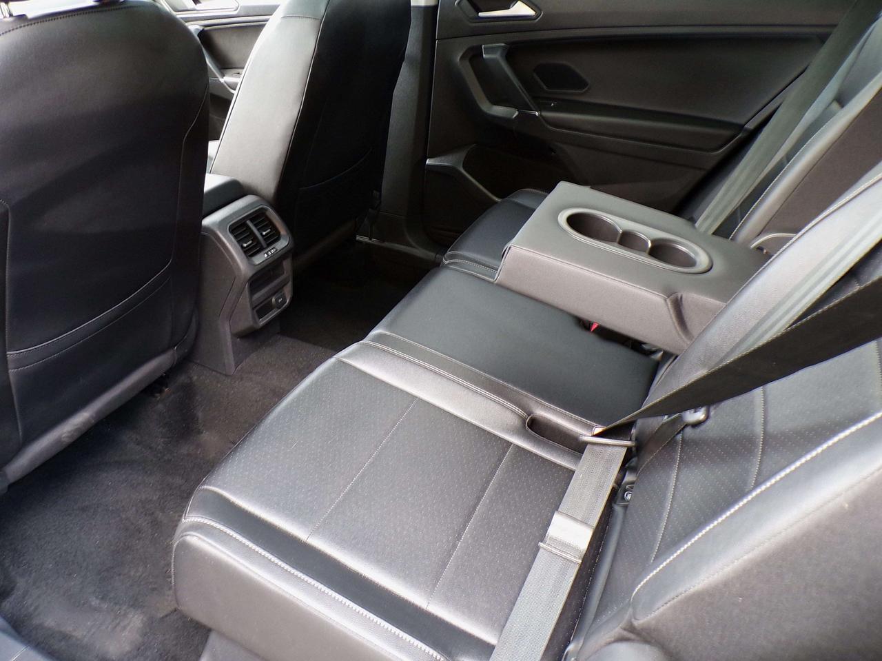 2020 Volkswagen Tiguan COMFORTLINE+ 4MOTION BSM CAMERA PANO ROOF APPLE CARPLAY Photo