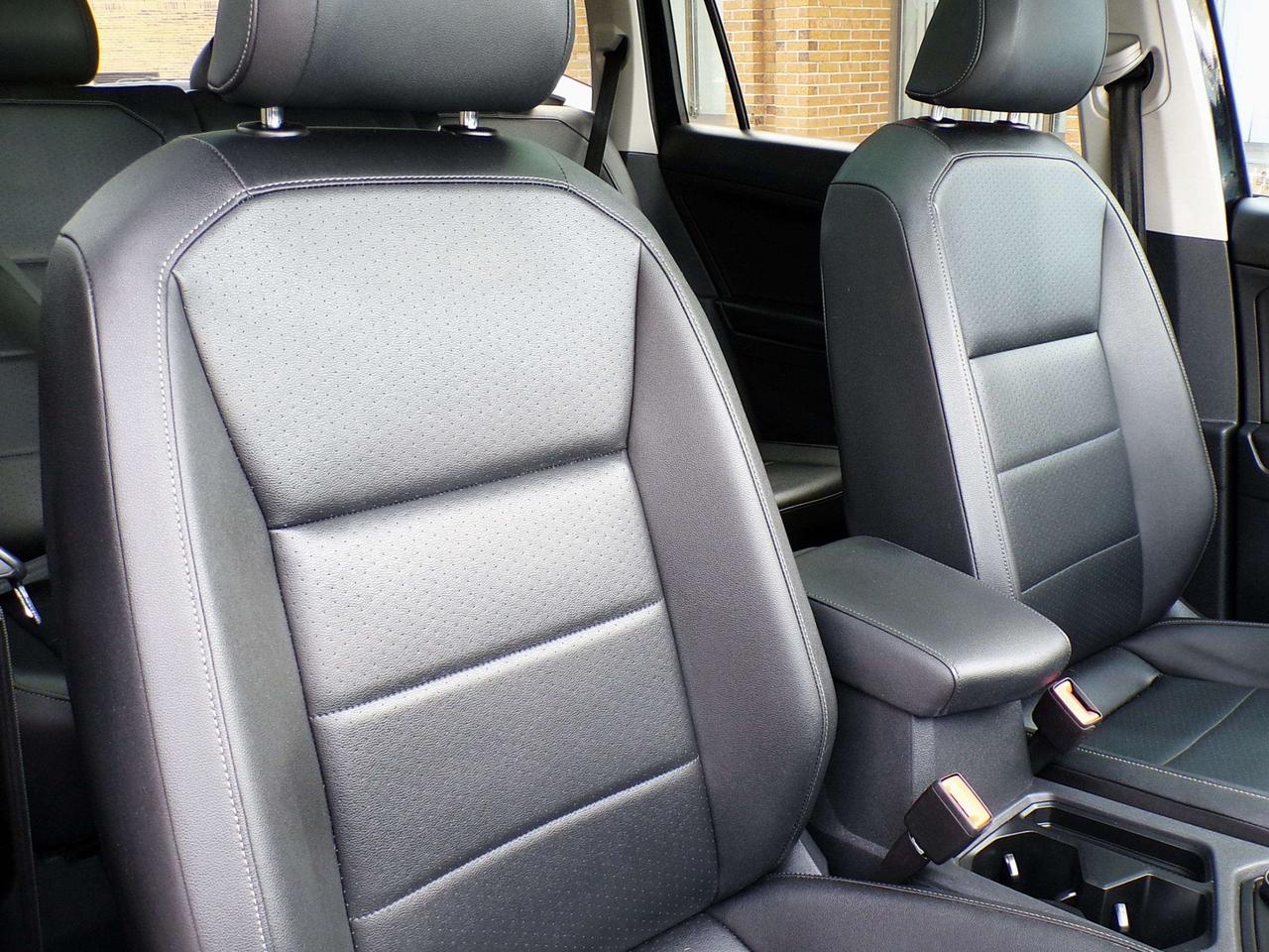 2020 Volkswagen Tiguan COMFORTLINE+ 4MOTION BSM CAMERA PANO ROOF APPLE CARPLAY Photo