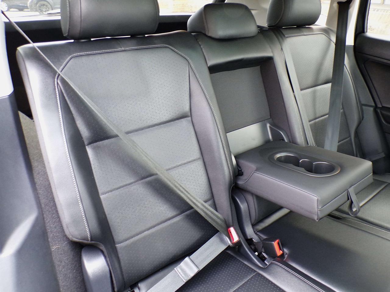 2020 Volkswagen Tiguan COMFORTLINE+ 4MOTION BSM CAMERA PANO ROOF APPLE CARPLAY Photo