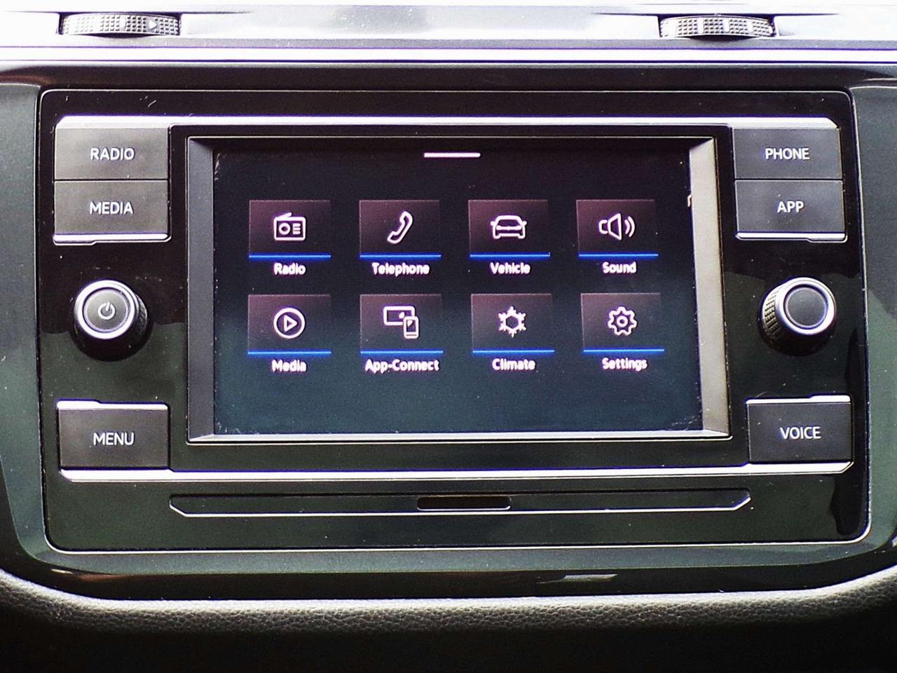 2020 Volkswagen Tiguan COMFORTLINE+ 4MOTION BSM CAMERA PANO ROOF APPLE CARPLAY Photo
