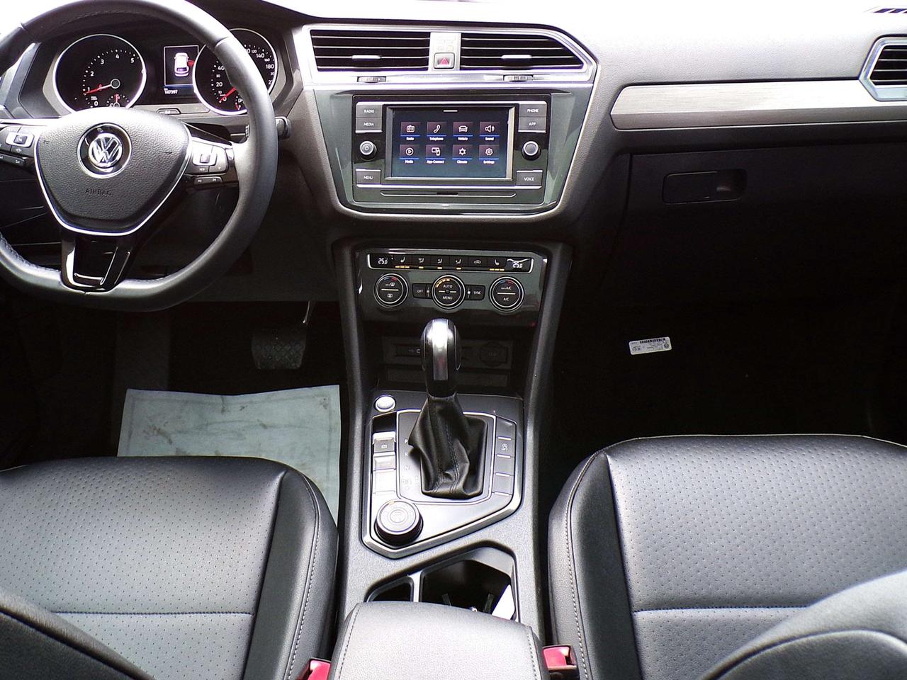 2020 Volkswagen Tiguan COMFORTLINE+ 4MOTION BSM CAMERA PANO ROOF APPLE CARPLAY Photo