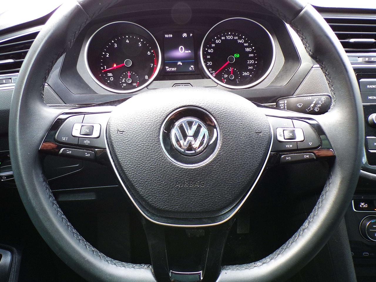 2020 Volkswagen Tiguan COMFORTLINE+ 4MOTION BSM CAMERA PANO ROOF APPLE CARPLAY Photo