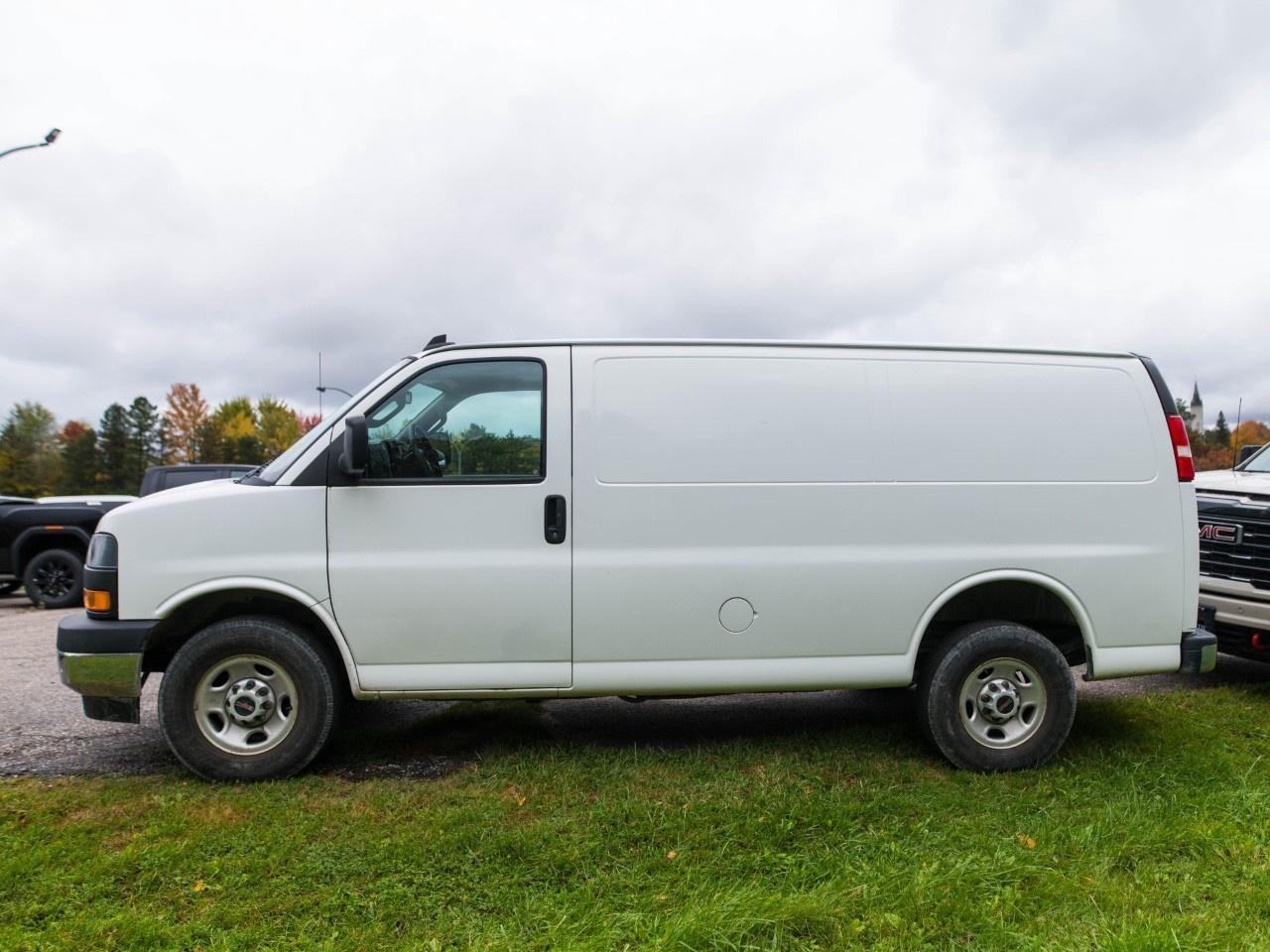 2020 GMC Savana Cargo Van 2500 Regular Wheelbase Rear-Wheel Drive Photo1