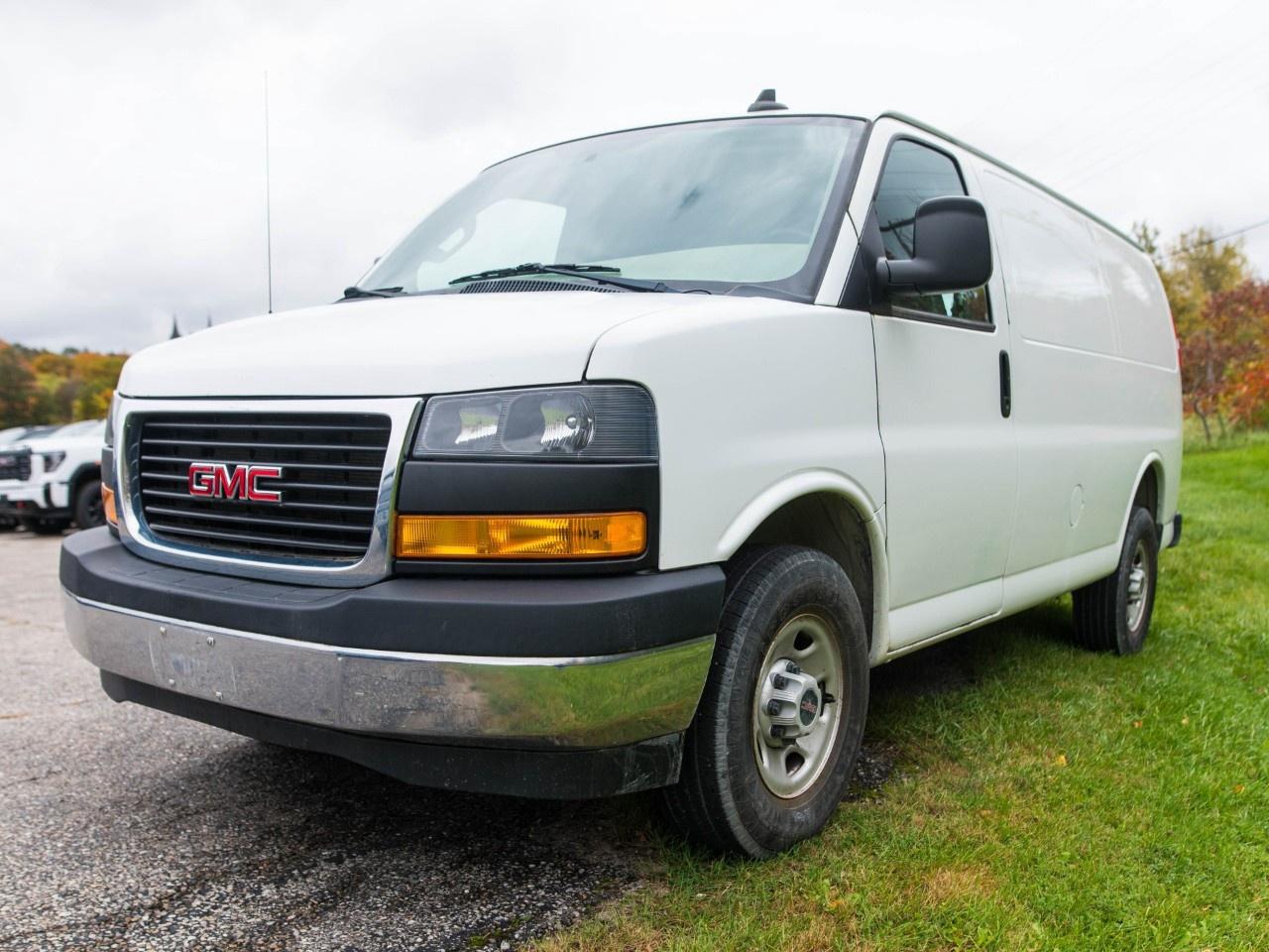 2020 GMC Savana Cargo Van 2500 Regular Wheelbase Rear-Wheel Drive Photo0