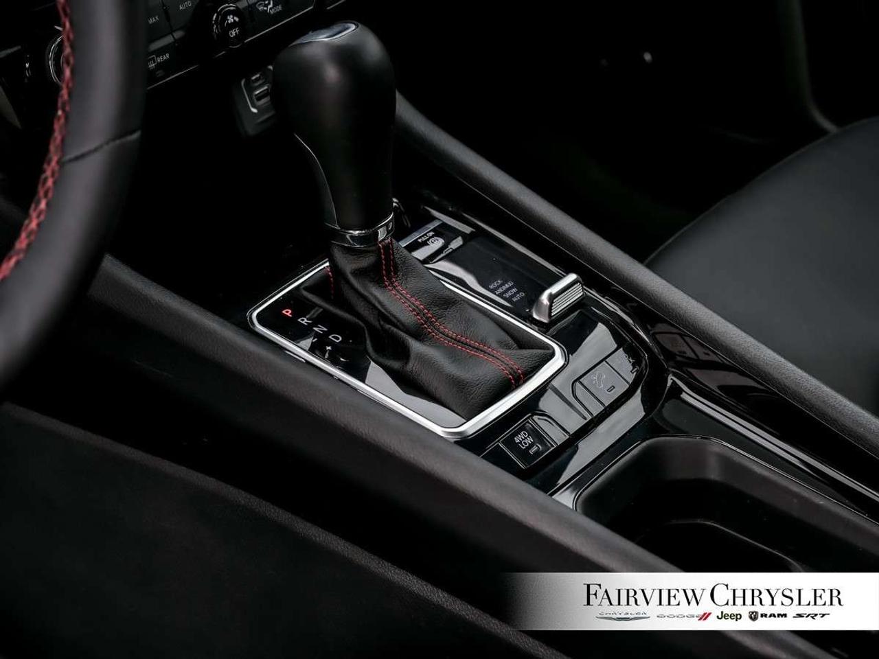 2024 Jeep Compass Trailhawk 4x4 PANO ROOF   NAVIGATION   ALPINE   BLUETOOTH   CARPLAY   REMOTE START   HEATED SEATS Photo