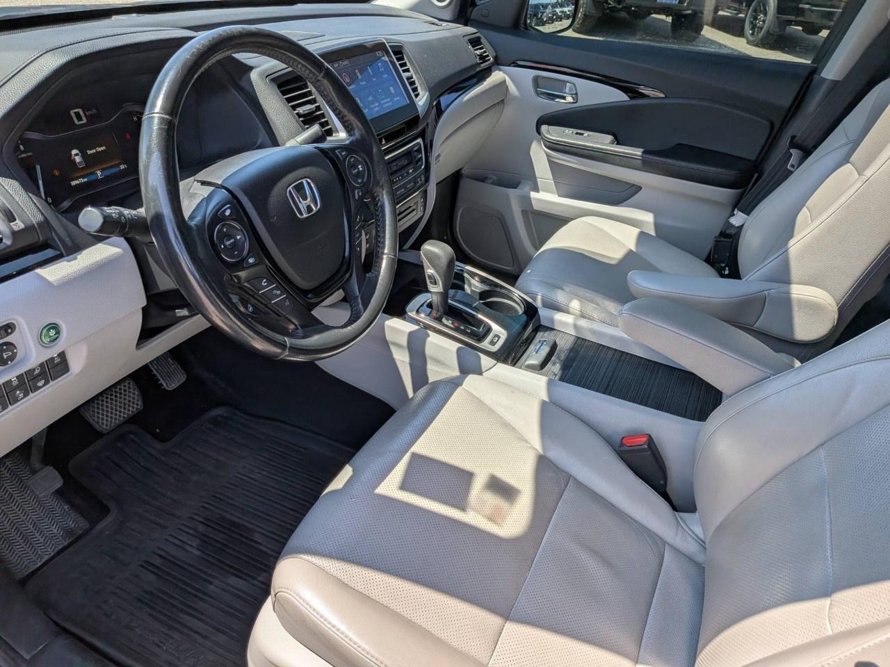 2017 Honda Ridgeline TOURING Photo