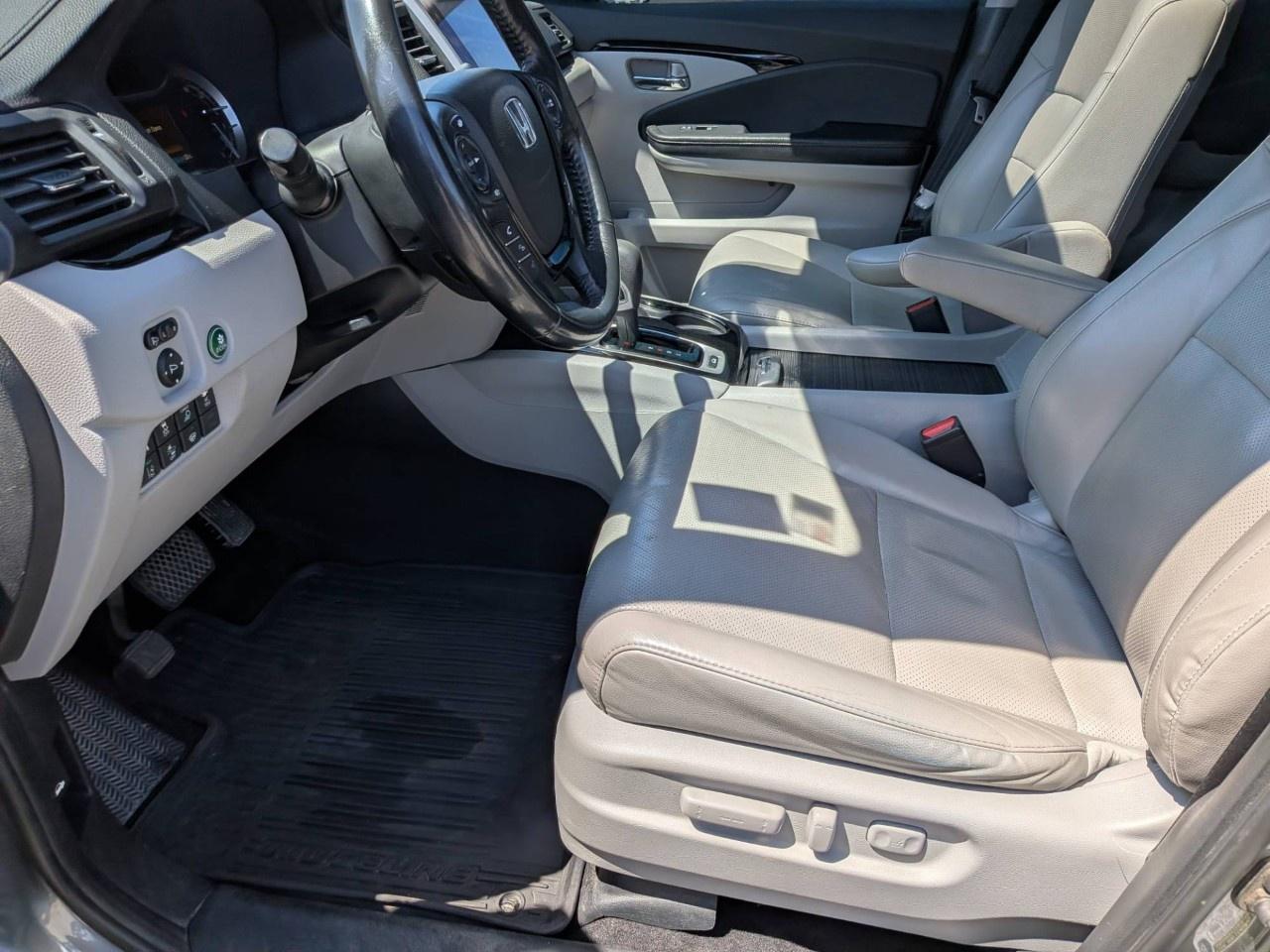 2017 Honda Ridgeline TOURING Photo