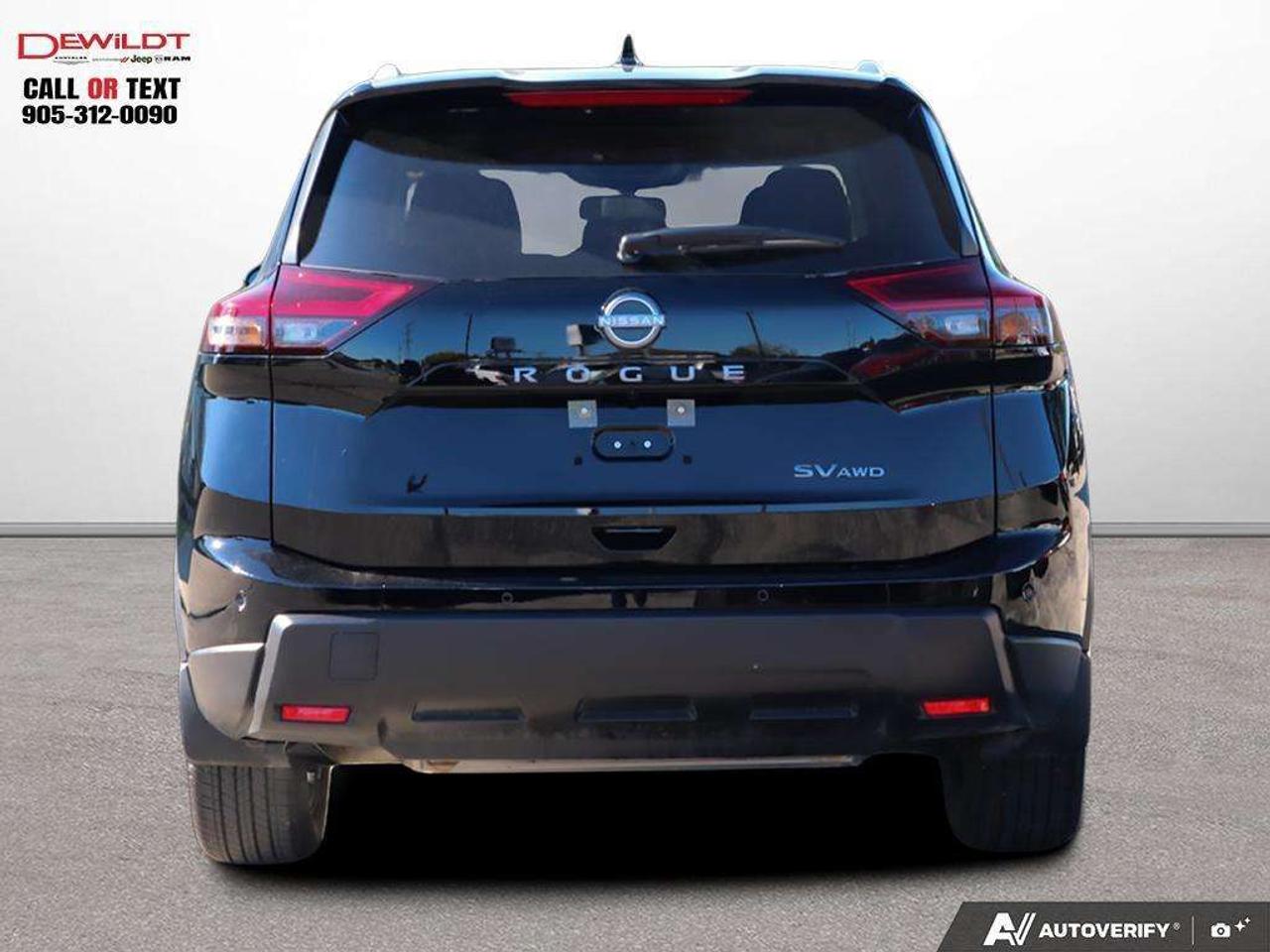 2024 Nissan Rogue SV PREMIUM   LEATHER SEATS   MOONROOF Photo4
