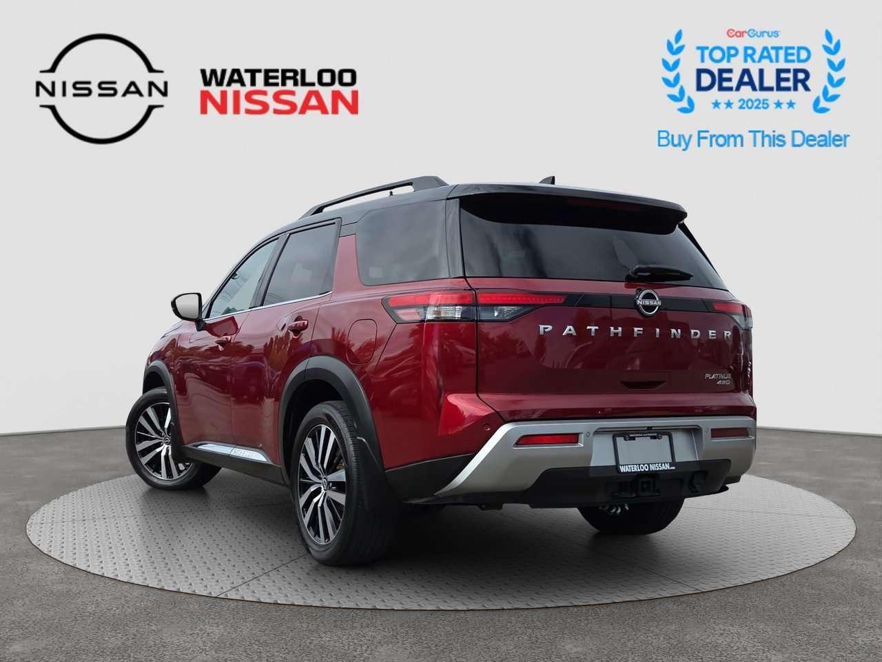 2023 Nissan Pathfinder Platinum Photo2