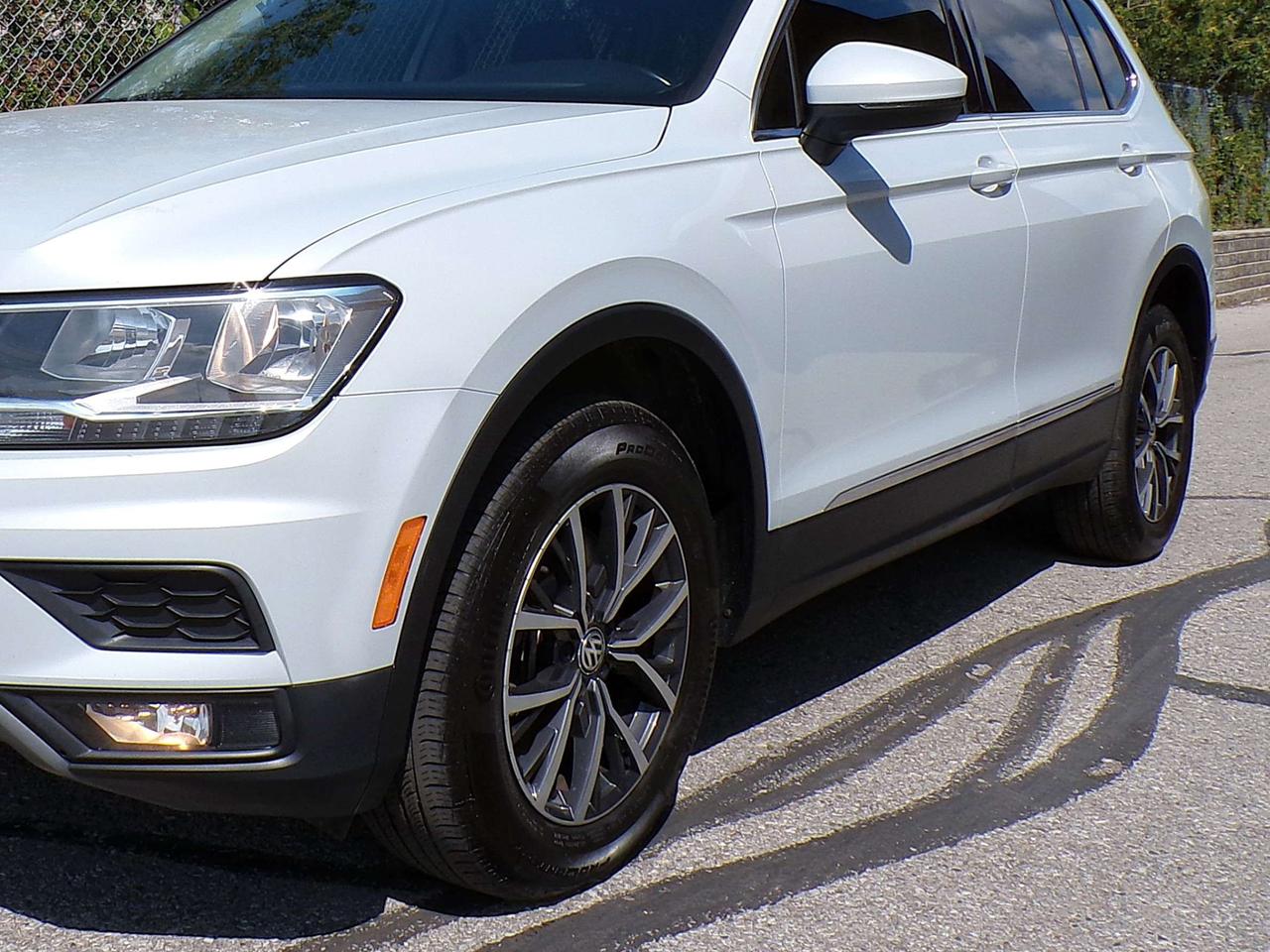 2018 Volkswagen Tiguan COMFORTLINE+ 4MOTION BSM CAMERA PANO ROOF APPLE CARPLAY Photo