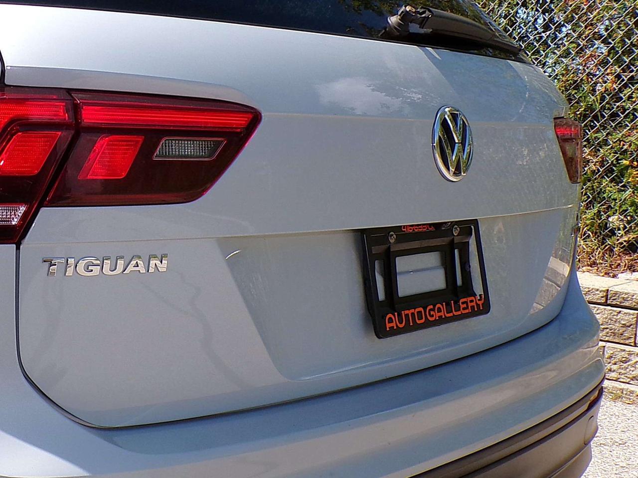 2018 Volkswagen Tiguan COMFORTLINE+ 4MOTION BSM CAMERA PANO ROOF APPLE CARPLAY Photo