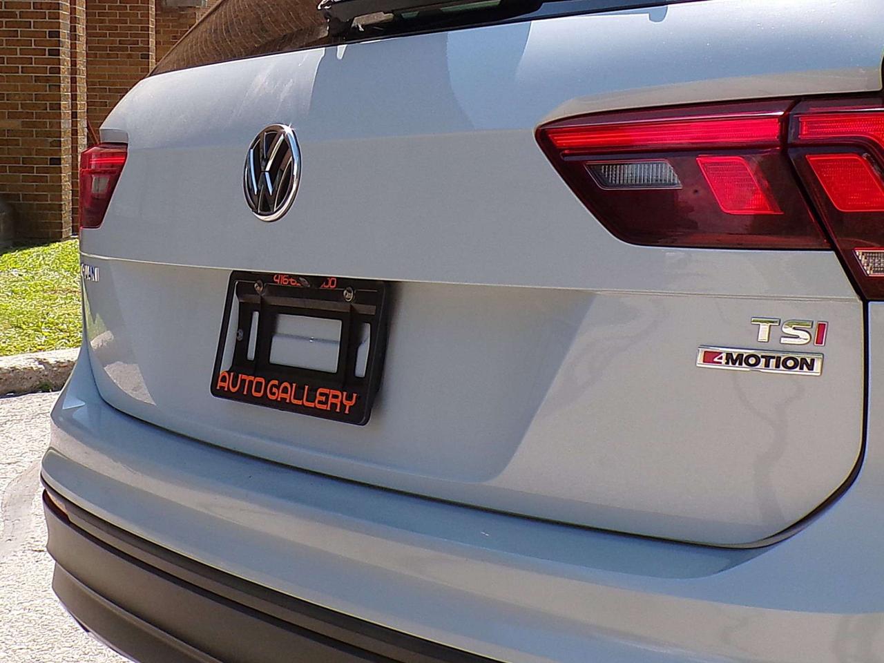 2018 Volkswagen Tiguan COMFORTLINE+ 4MOTION BSM CAMERA PANO ROOF APPLE CARPLAY Photo
