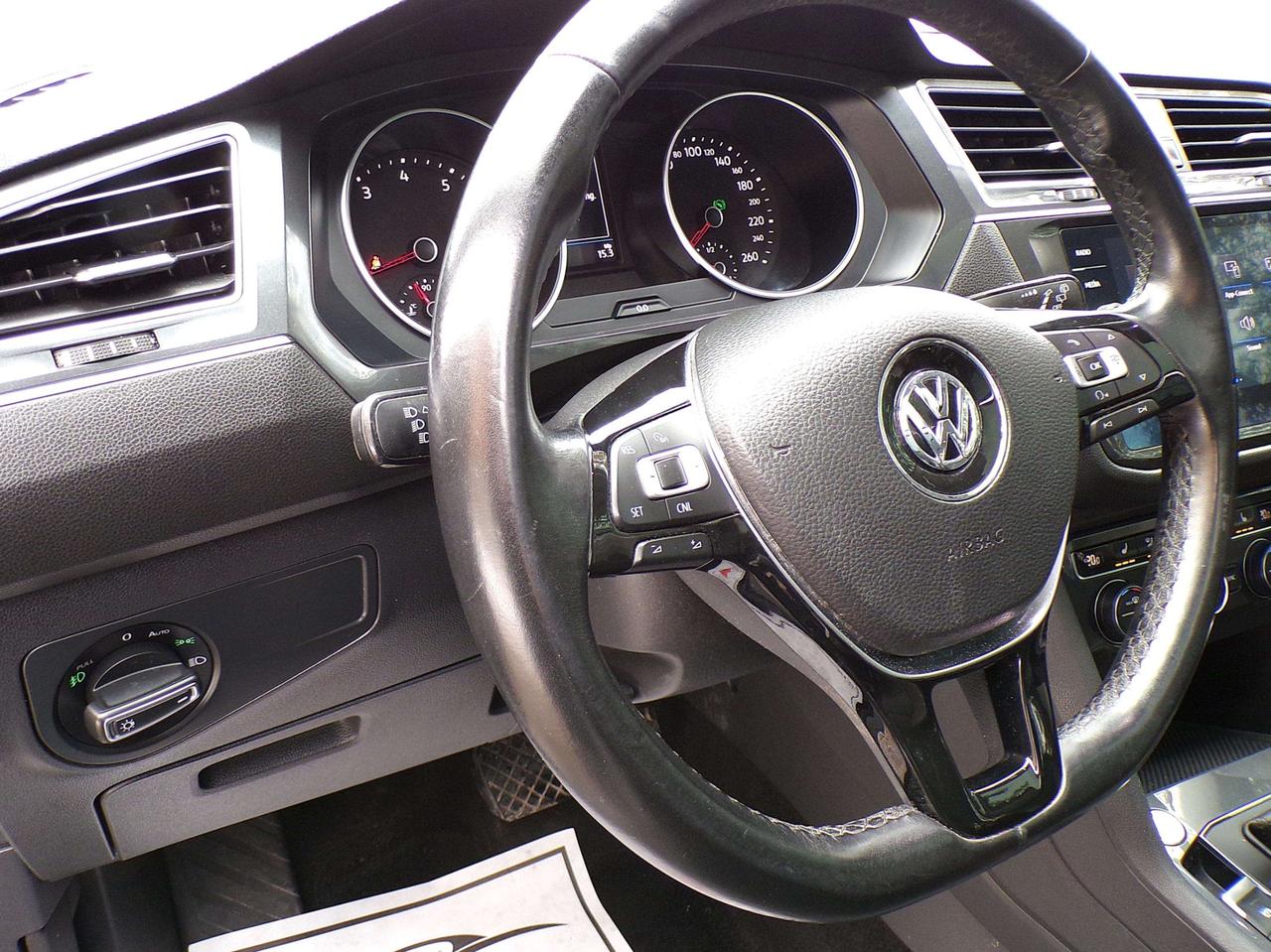 2018 Volkswagen Tiguan COMFORTLINE+ 4MOTION BSM CAMERA PANO ROOF APPLE CARPLAY Photo