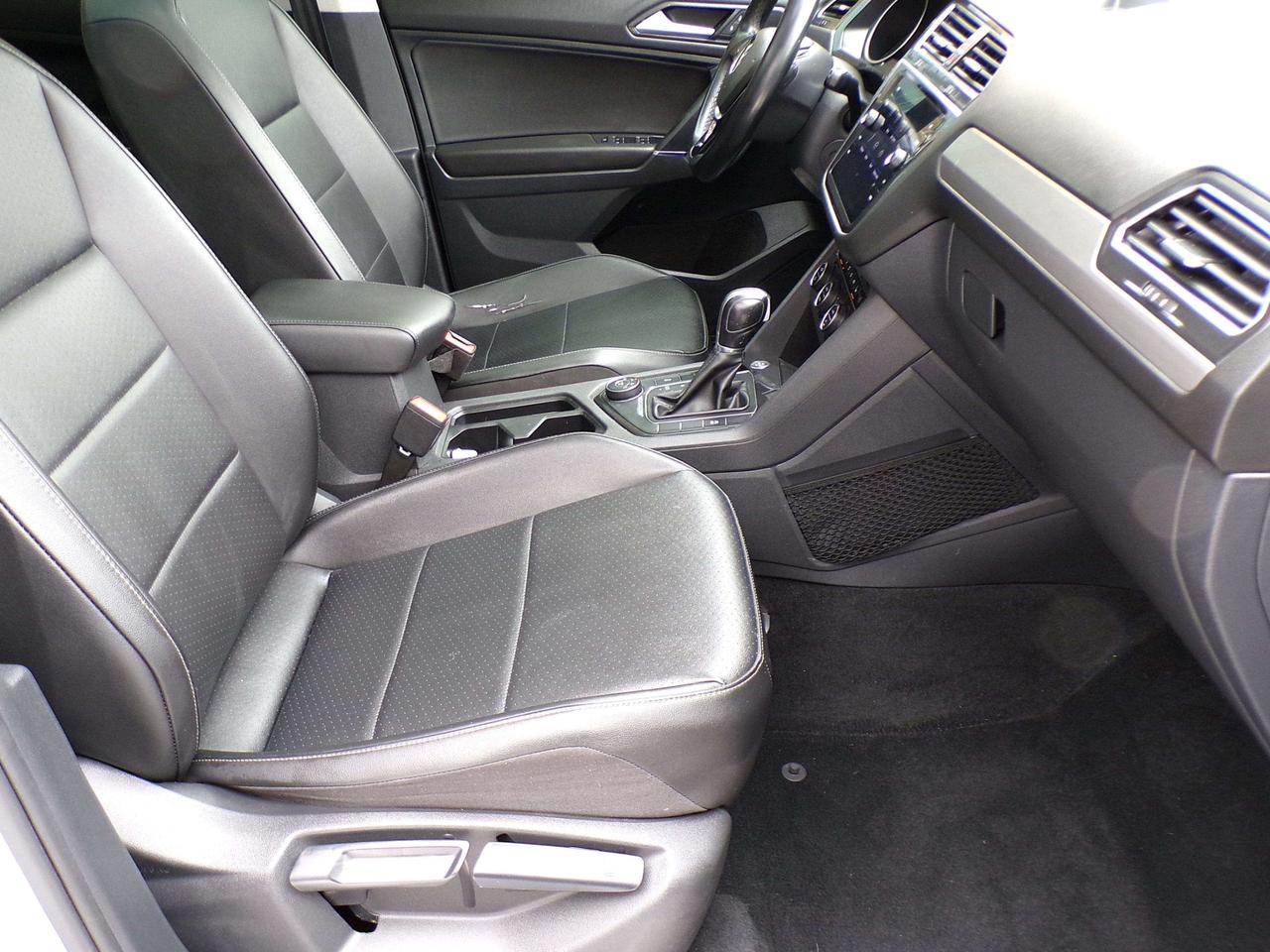 2018 Volkswagen Tiguan COMFORTLINE+ 4MOTION BSM CAMERA PANO ROOF APPLE CARPLAY Photo