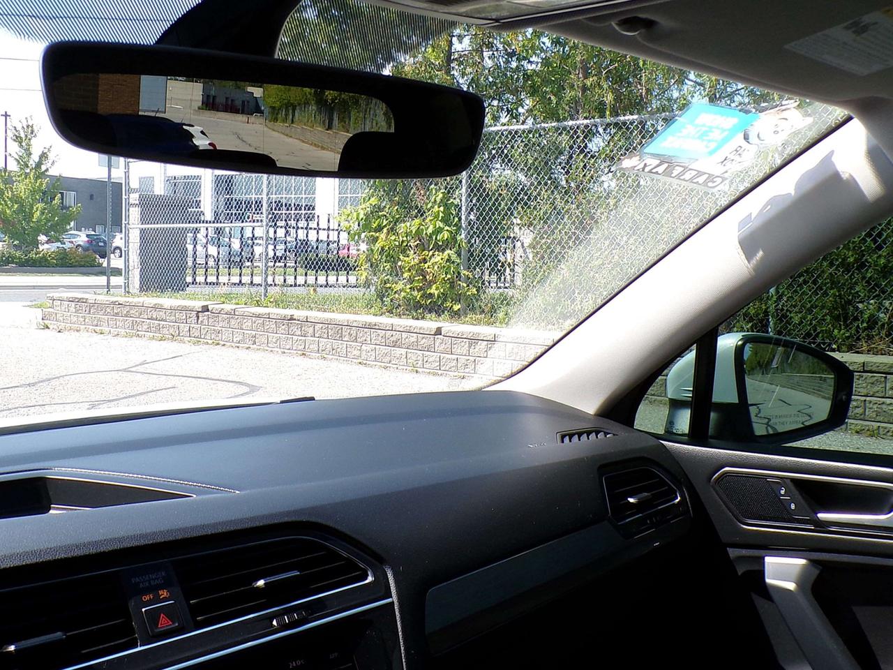 2018 Volkswagen Tiguan COMFORTLINE+ 4MOTION BSM CAMERA PANO ROOF APPLE CARPLAY Photo