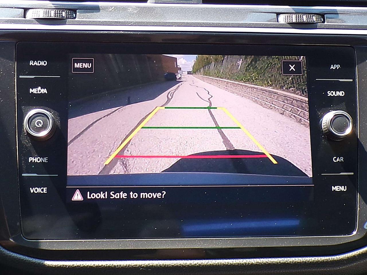 2018 Volkswagen Tiguan COMFORTLINE+ 4MOTION BSM CAMERA PANO ROOF APPLE CARPLAY Photo
