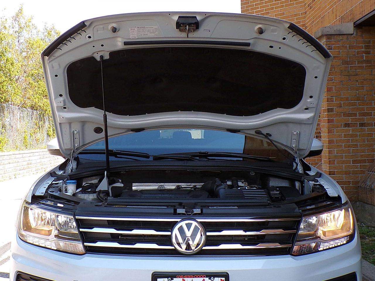 2018 Volkswagen Tiguan COMFORTLINE+ 4MOTION BSM CAMERA PANO ROOF APPLE CARPLAY Photo