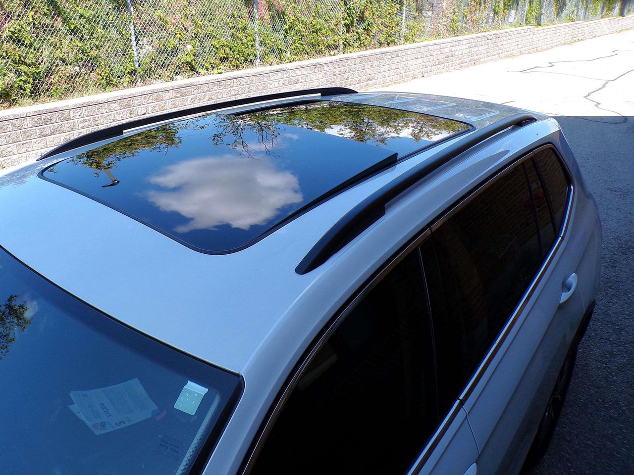 2018 Volkswagen Tiguan COMFORTLINE+ 4MOTION BSM CAMERA PANO ROOF APPLE CARPLAY Photo