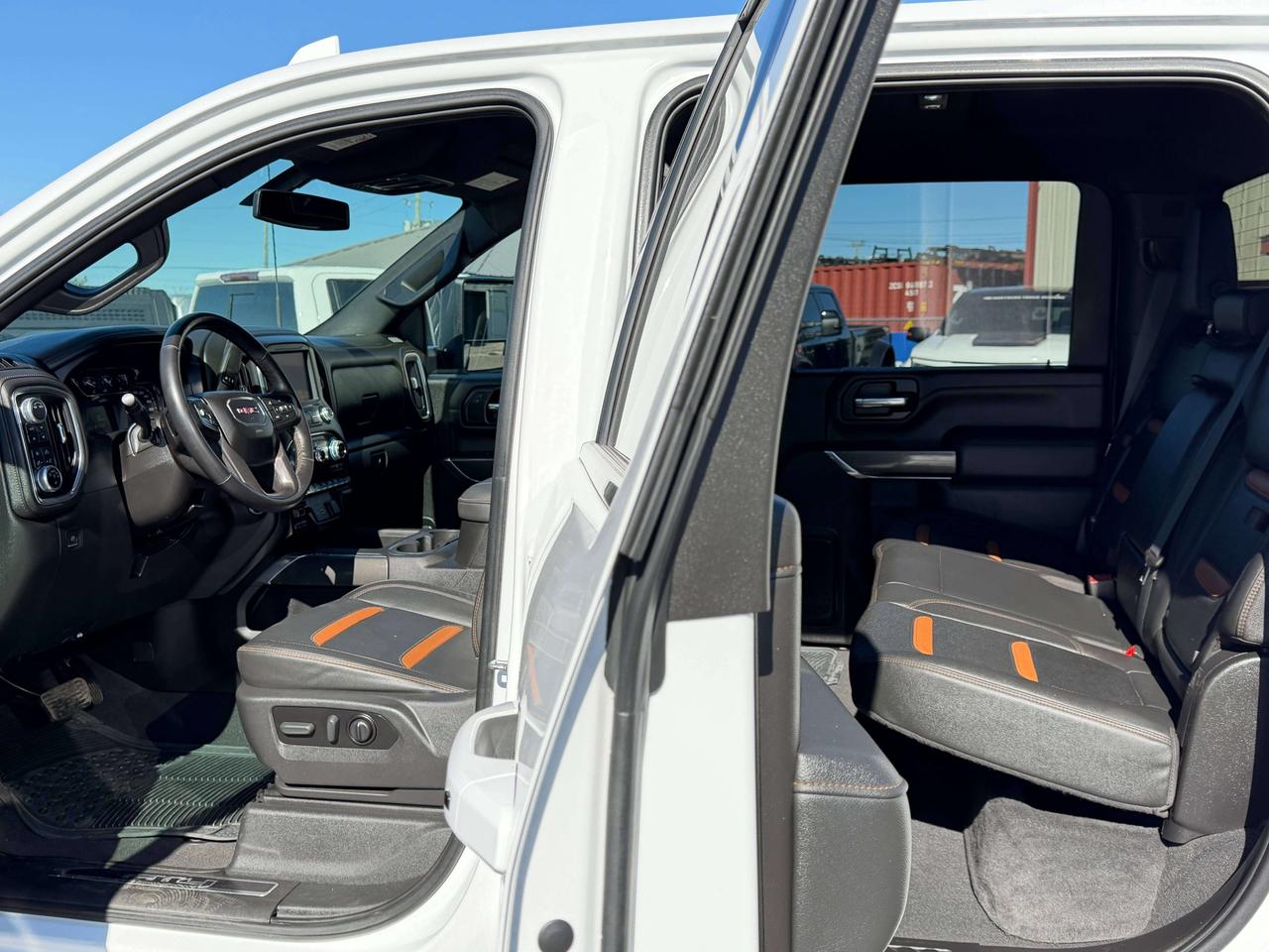 2022 GMC SIERRA 2500HD AT4 Photo