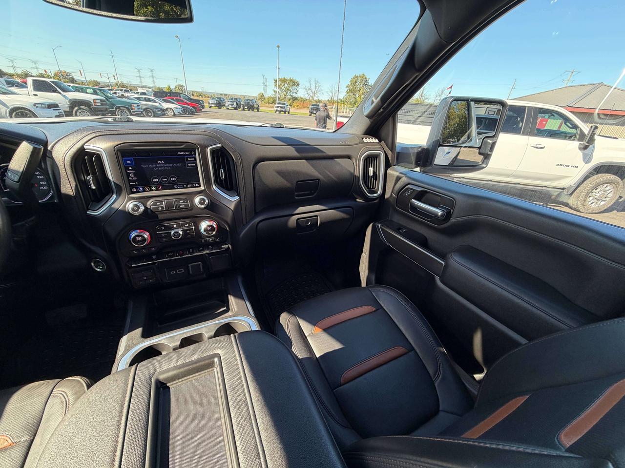 2022 GMC SIERRA 2500HD AT4 Photo