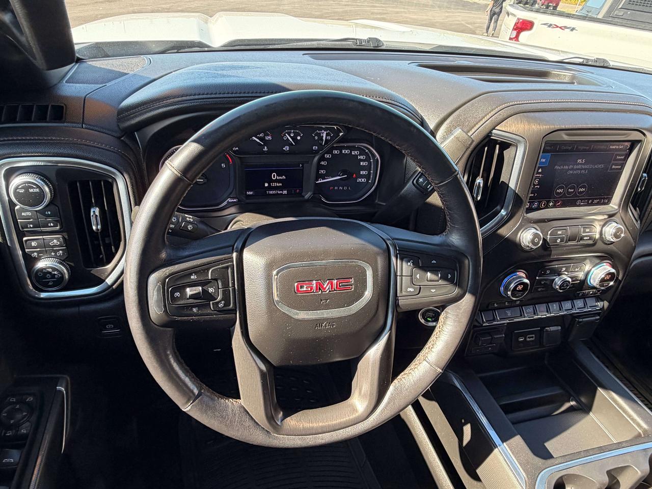 2022 GMC SIERRA 2500HD AT4 Photo
