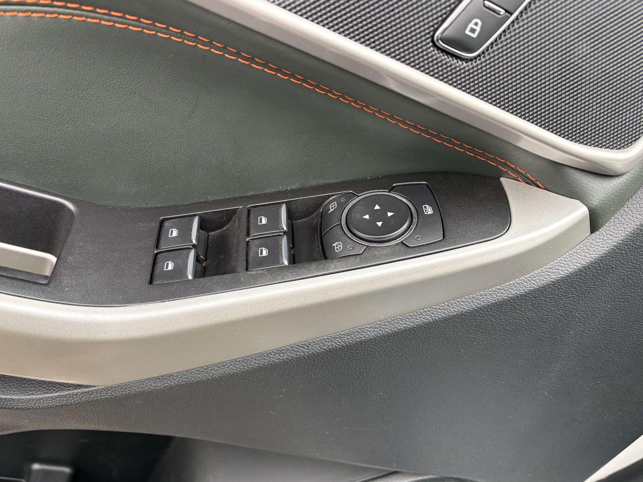 2022 Ford Explorer Timberline 4WD   Nav.   Pano Roof   Heated Seats Photo